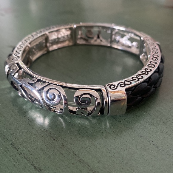 Premier design black and silver bracelet. - Picture 3 of 4